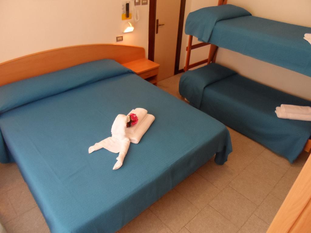 Hotel La Dolce Vita Rimini Room photo
