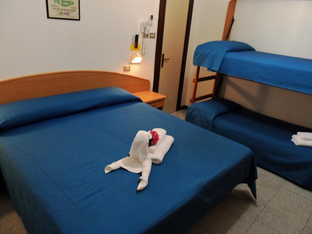 Hotel La Dolce Vita Rimini Room photo