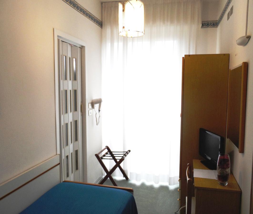 Hotel La Dolce Vita Rimini Room photo